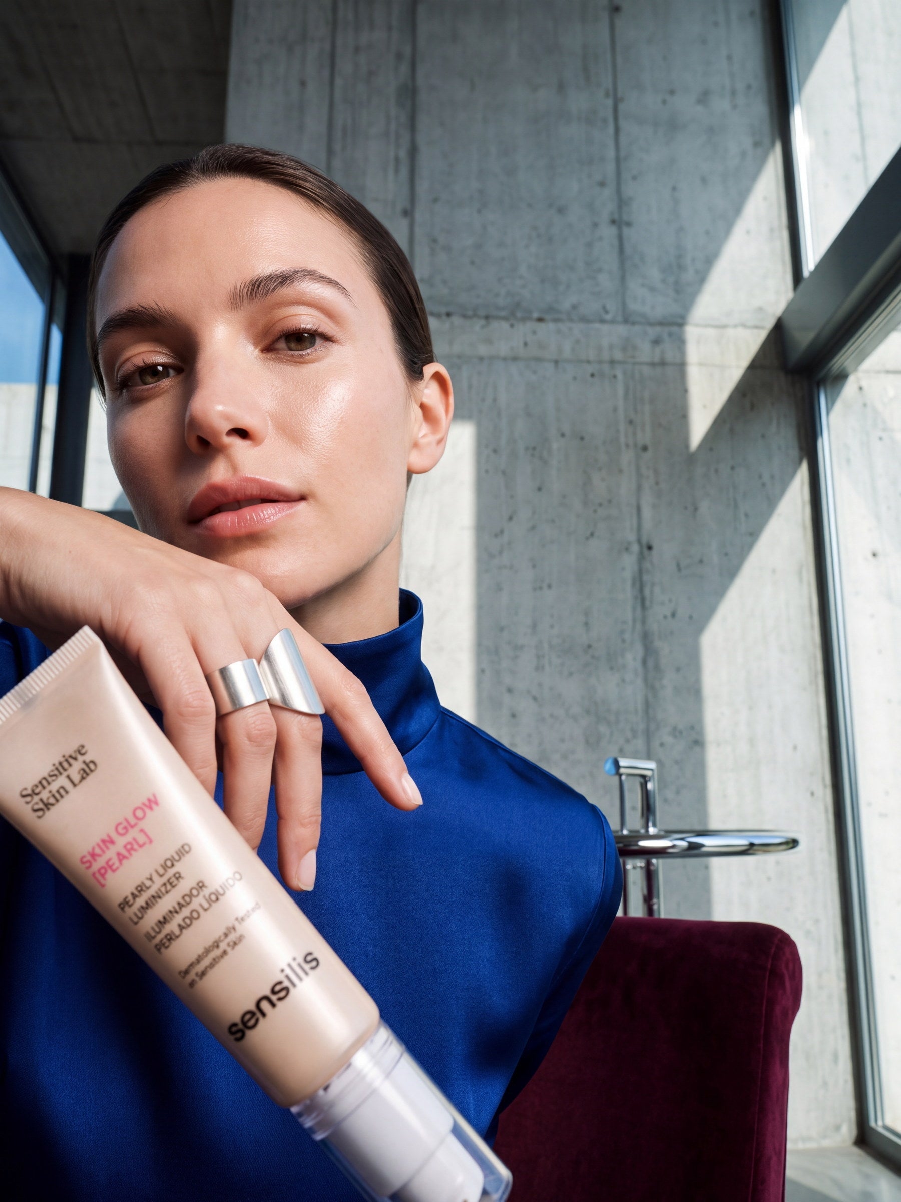 SSS Iluminador Glow Pearl 30 ML en uso