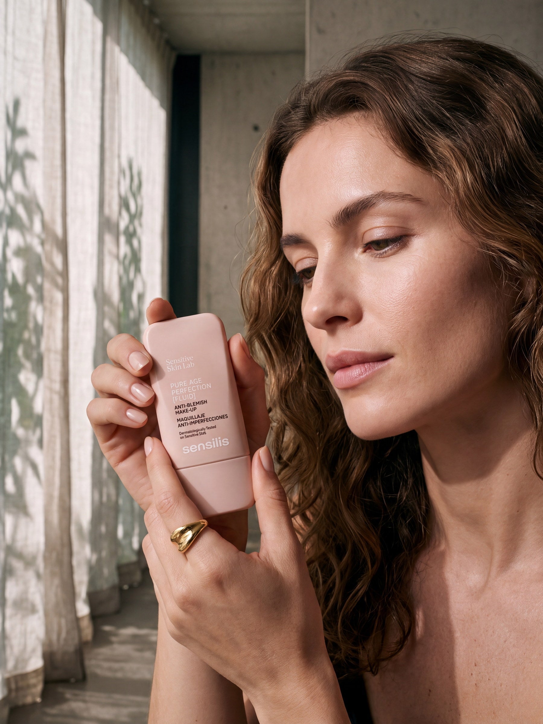 SSS Makeup Anti-Blemish Pure AGE 03 Beige Rose en uso